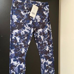 Fabletics crop legging M/6-8
